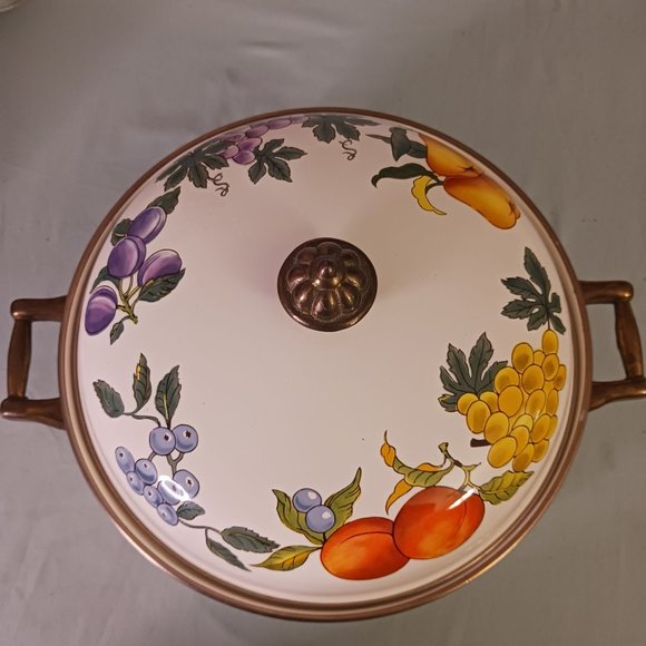 Essence Vintage Tabletops Unlimited 5 QT. Dutch Oven - Picture 3 of 11